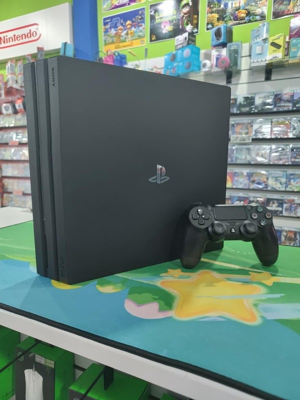 USADA Consola PS4 PRO + Joystick PS4