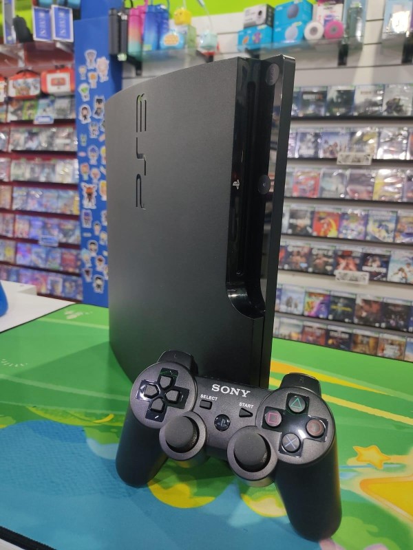 USADA Consola PS3 Slim 160GB + 30 juegos cargados